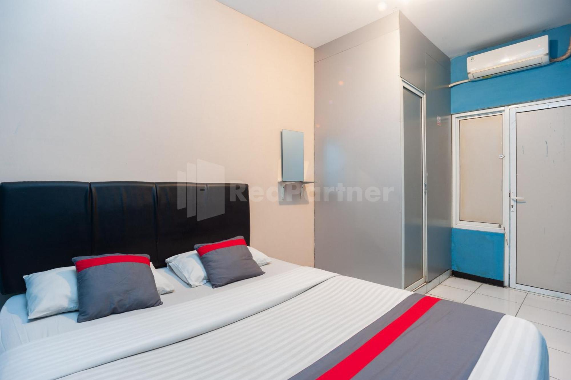 J&B Rooms Pramuka Jakarta Mitra Reddoorz Bagian luar foto