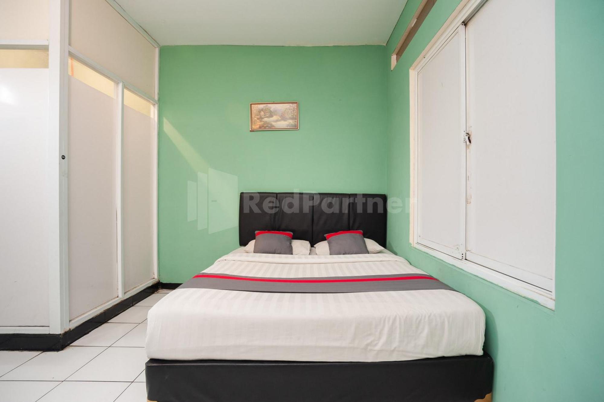 J&B Rooms Pramuka Jakarta Mitra Reddoorz Bagian luar foto