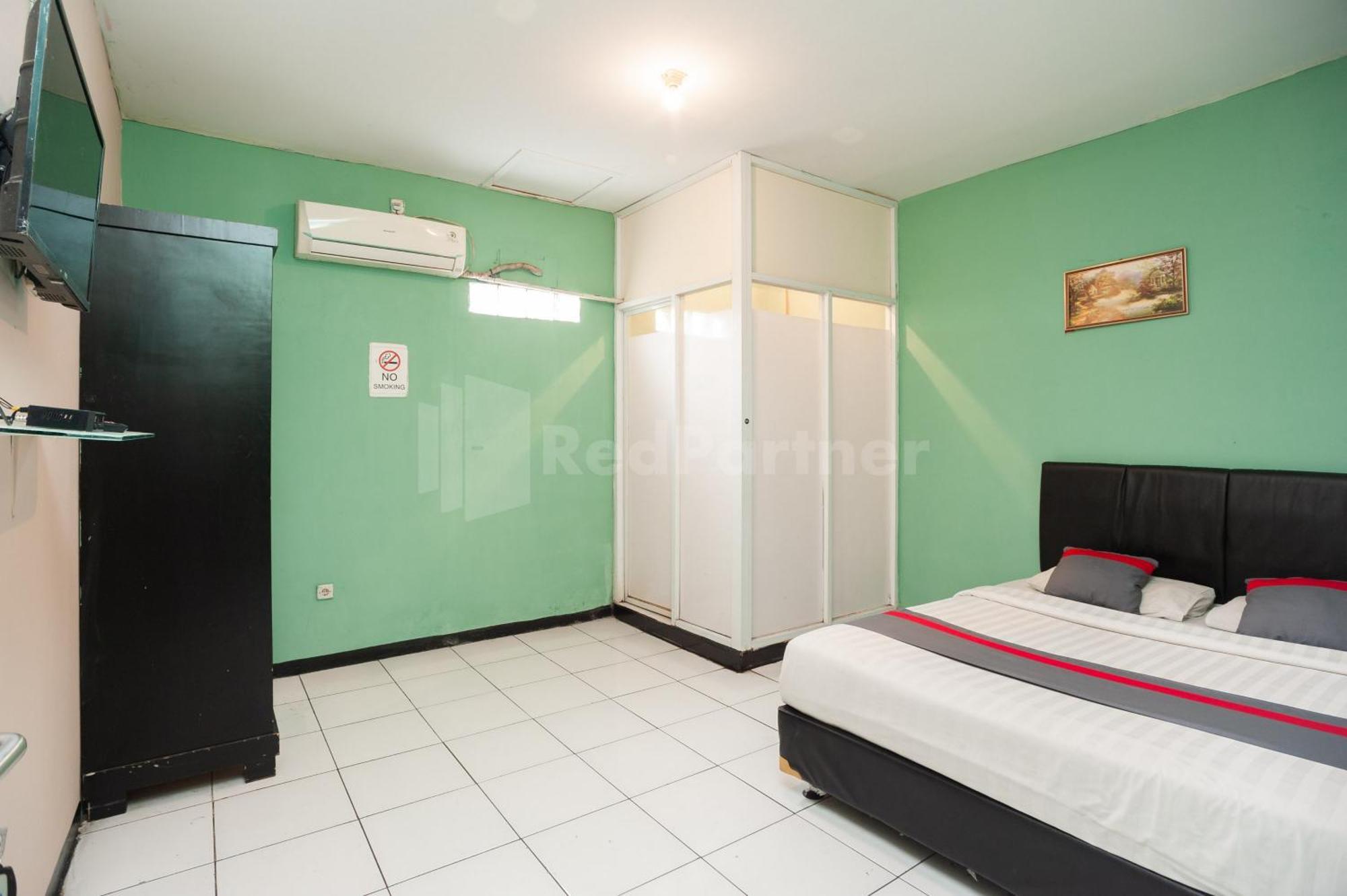 J&B Rooms Pramuka Jakarta Mitra Reddoorz Bagian luar foto